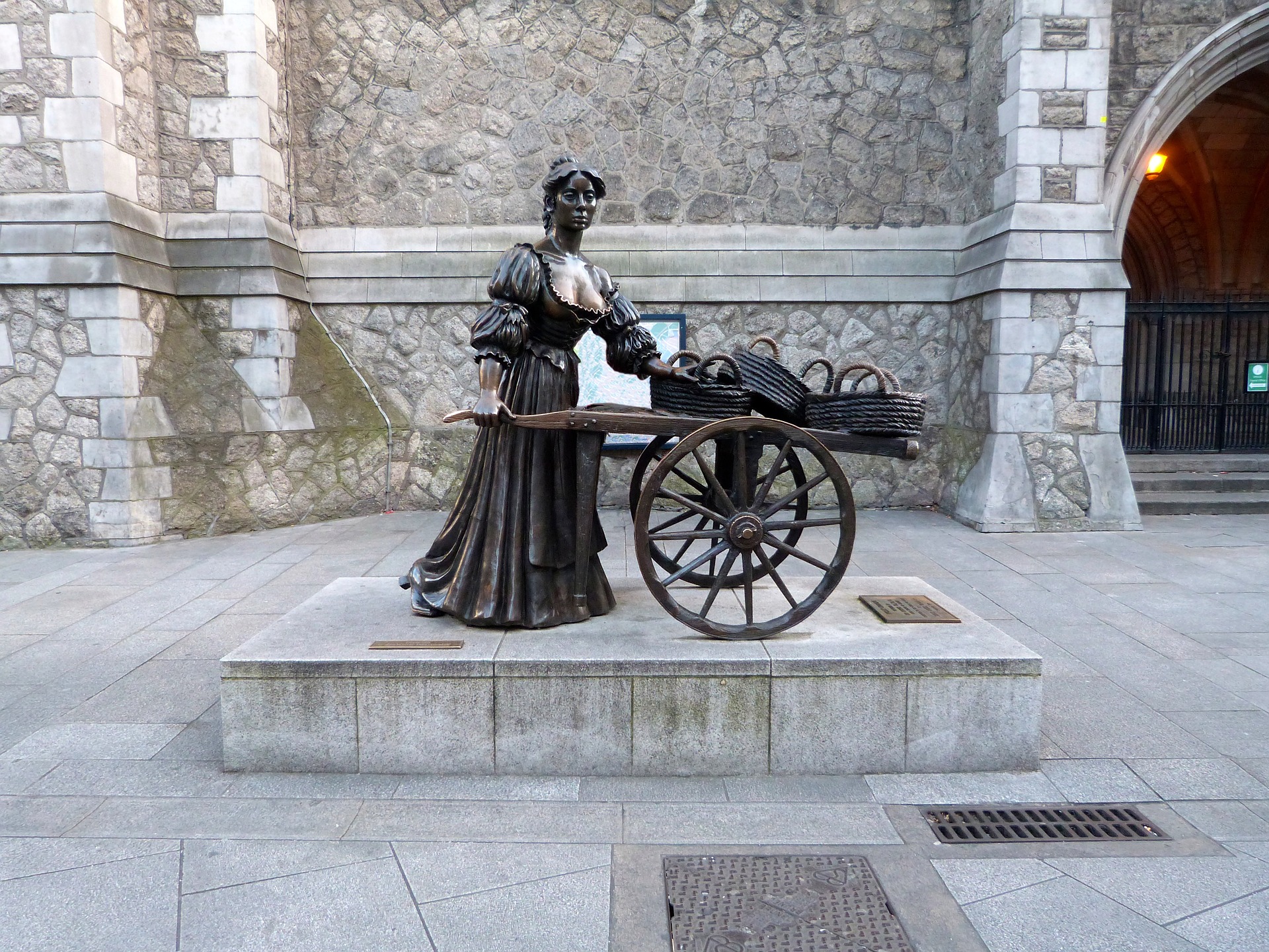 Dublinn standbeeld Molly Malone MontseSB 1633180 1920