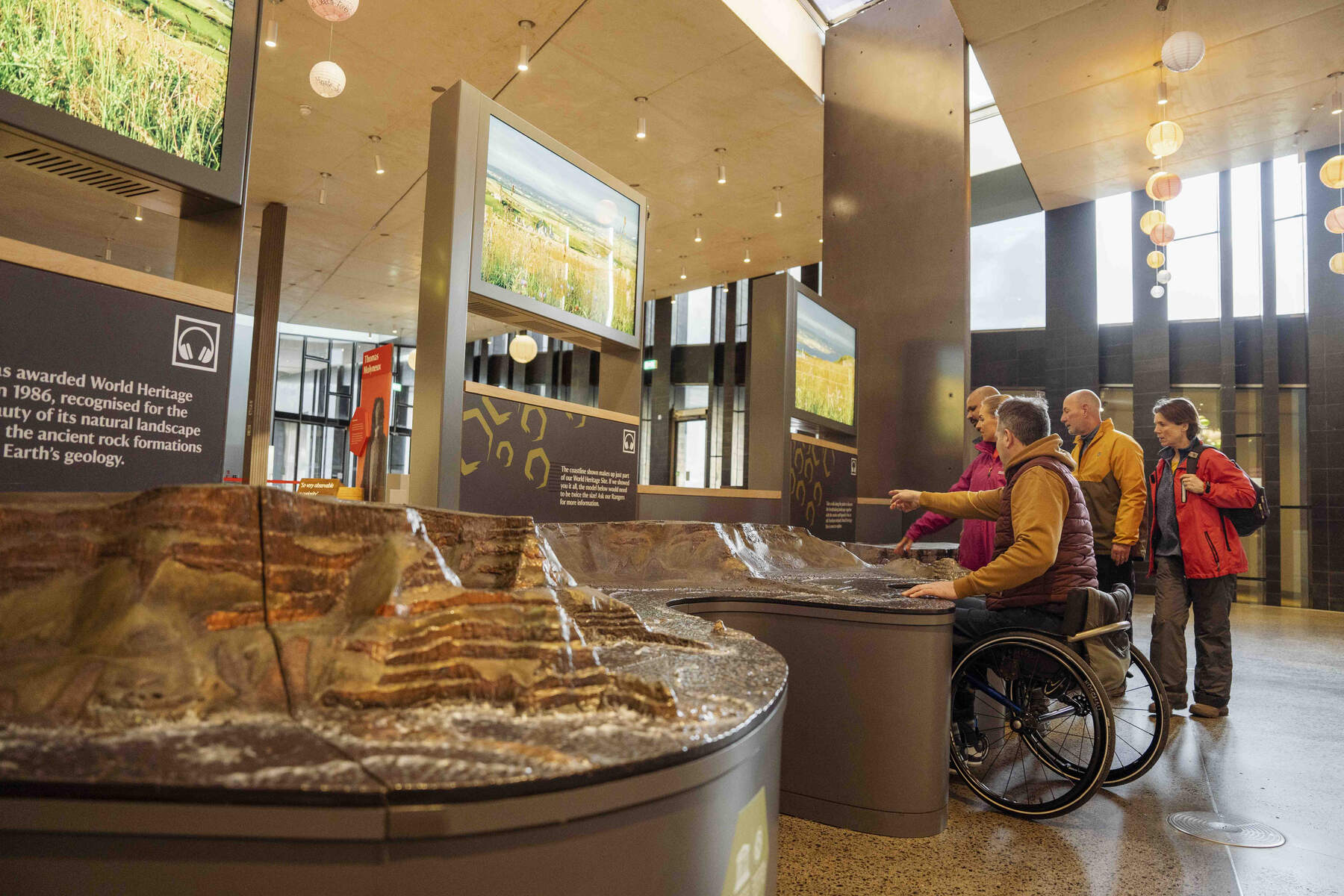 Ierland Giants Causeway Whiskey on the Rocks experience Giants Causeway Co © 2023 Rob Durston Courtesy Tourism Northern Ireland