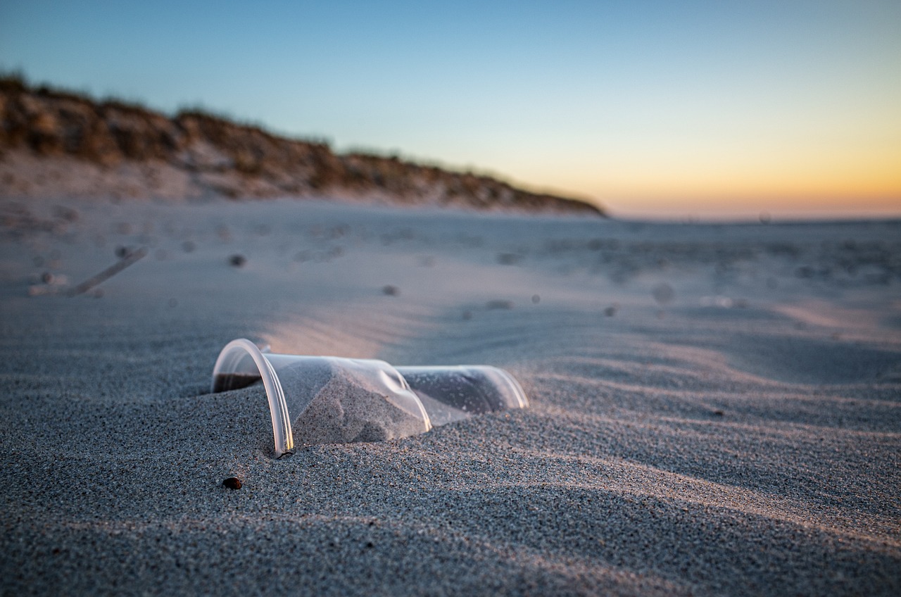 Plastic afval bereikt alle uithoeken van de aarde