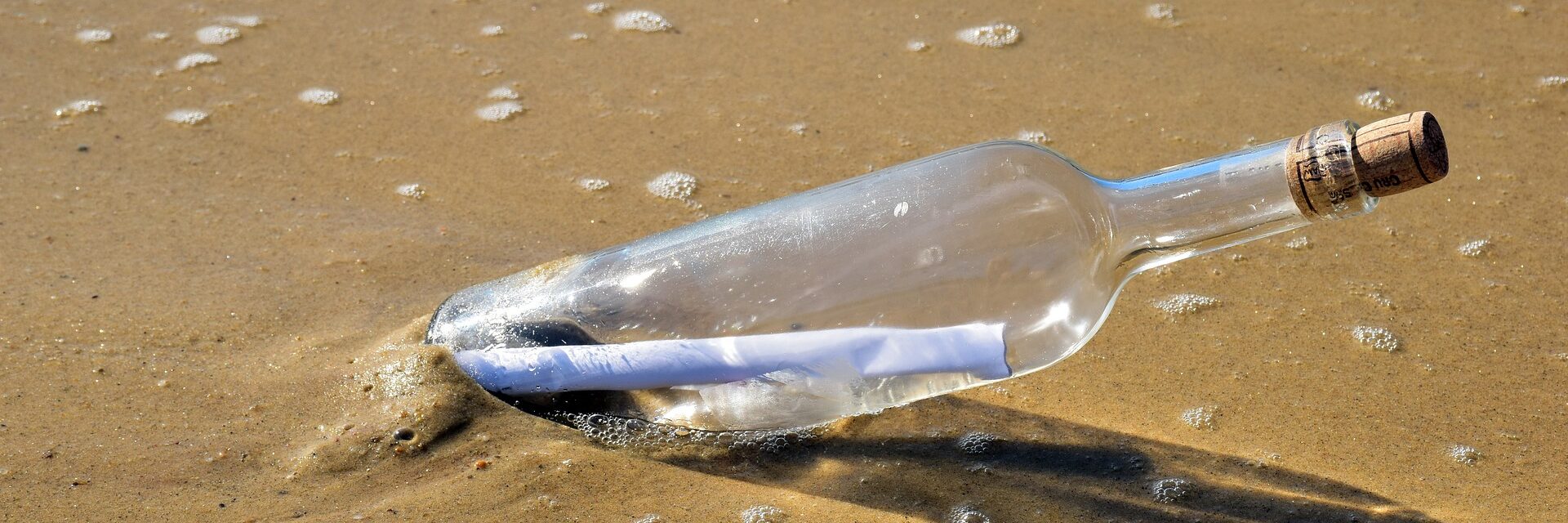 message in a bottle 5322112 1920 © Xavier Turpain Pixabay e1733393634101