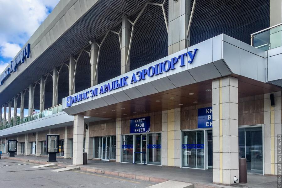 Kirgizië Bishkek Manas Airport voorkant